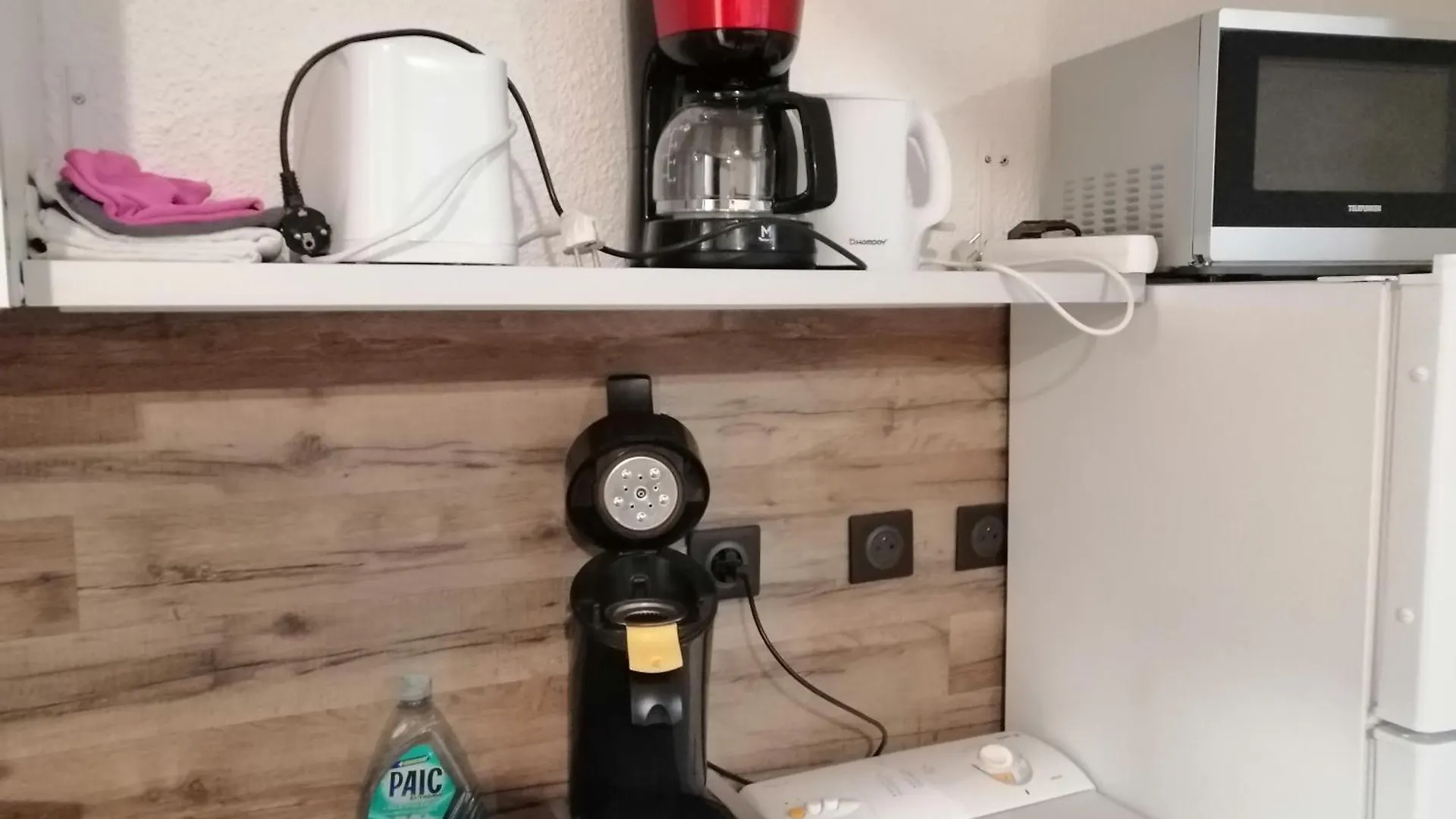 Joyeuse, Superbe Appartement D'Environs 30M2.